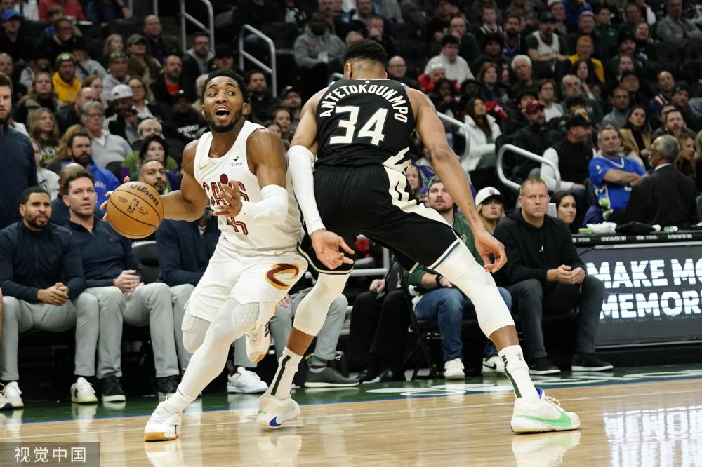 多評論家的 多評論家的